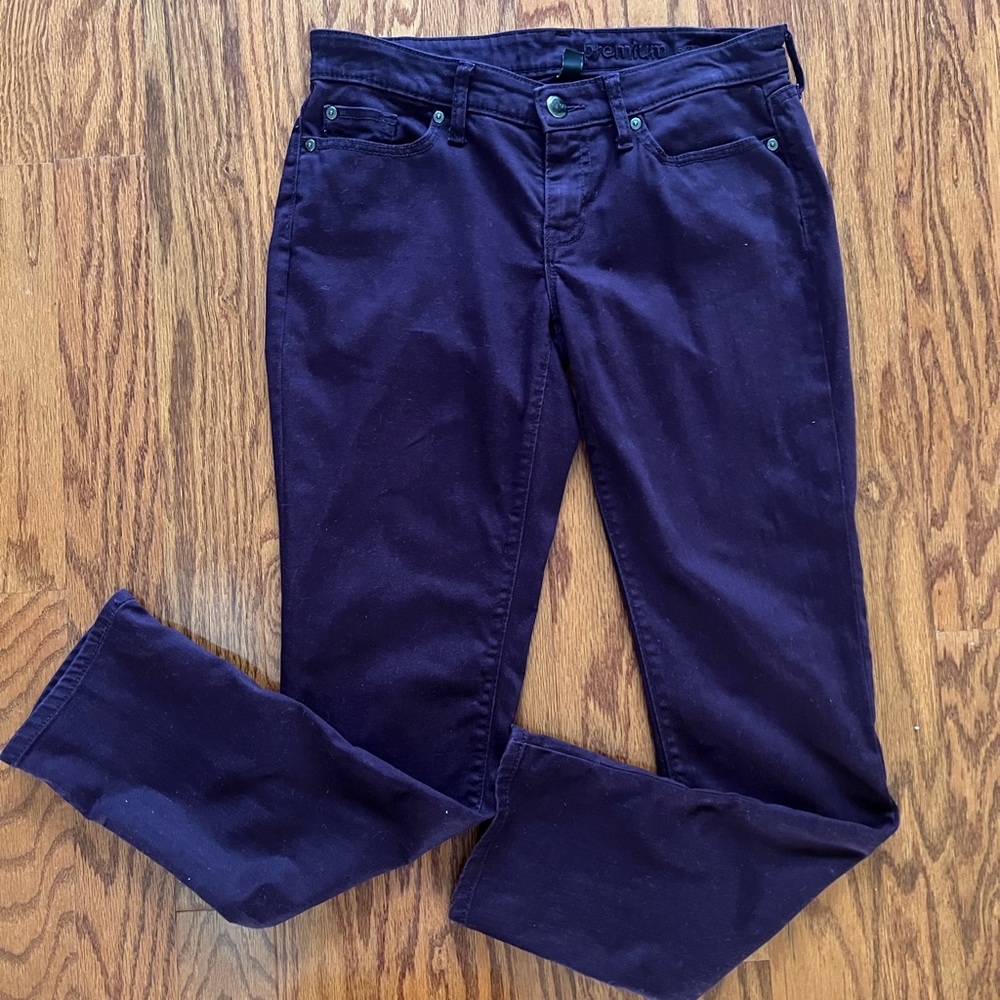 Gap size 27 /4 burgundy woman’s premium skinny jeans
